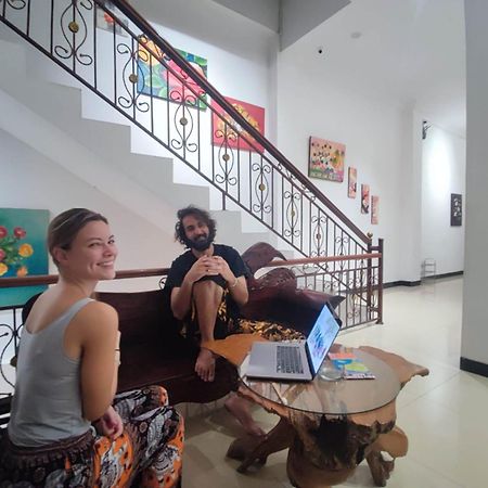 Fora Capsule Hostel Tuban Kuta Lombok Εξωτερικό φωτογραφία