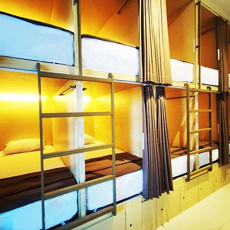 Fora Capsule Hostel Tuban Kuta Lombok Εξωτερικό φωτογραφία
