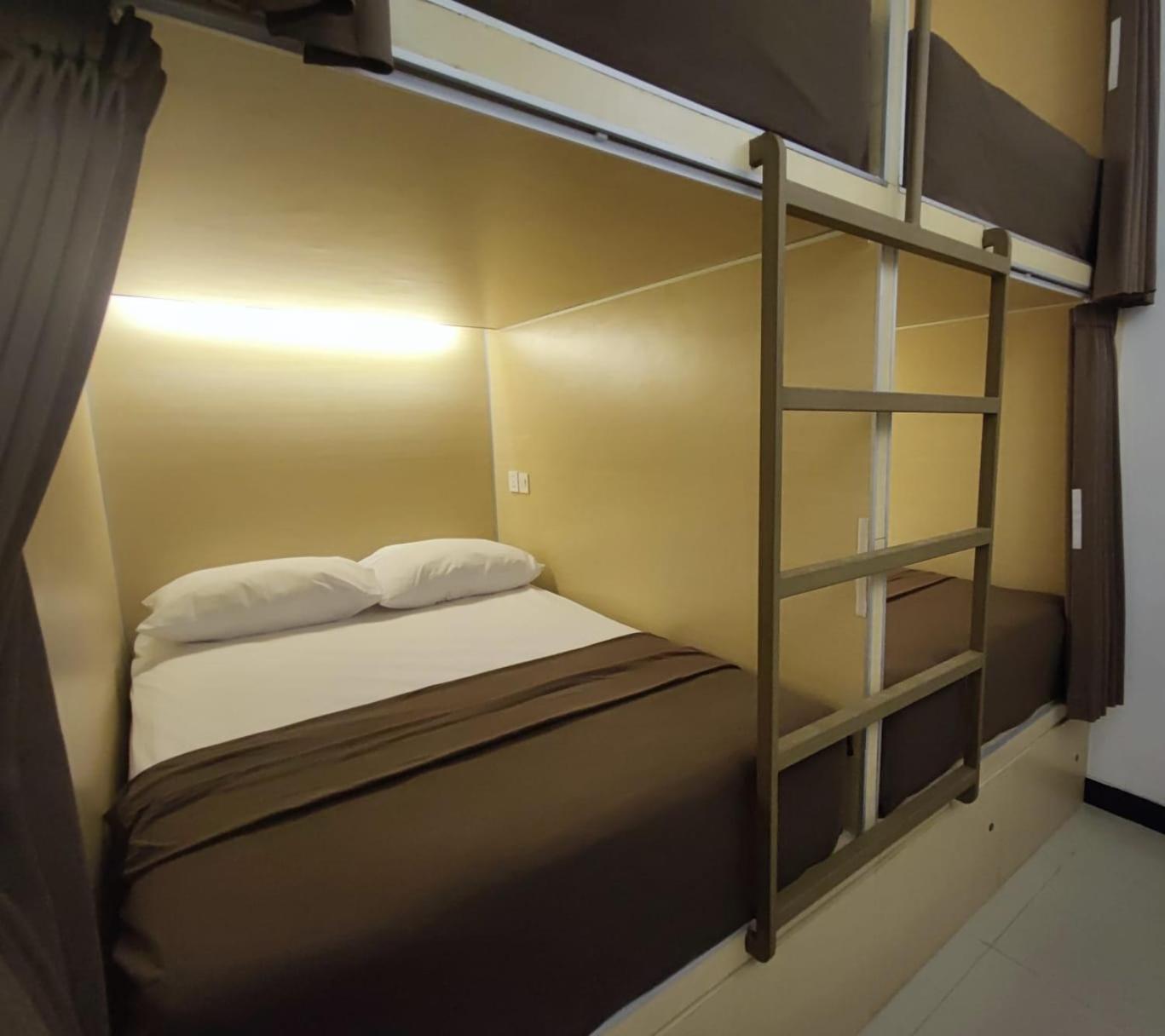 Fora Capsule Hostel Tuban Kuta Lombok Εξωτερικό φωτογραφία